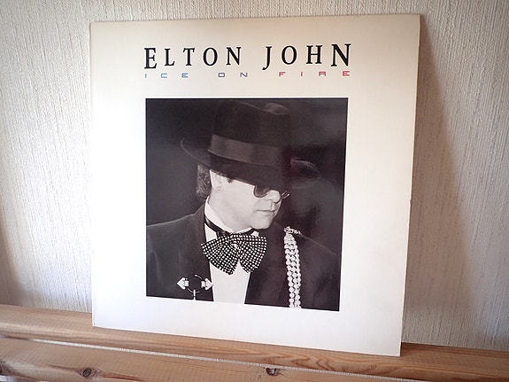 Elton John - Ice on Fire