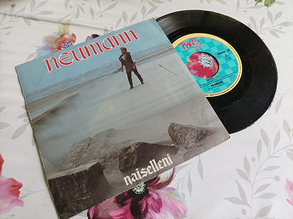 Neumann Naiselleni/Gwaihir vinyyli sinkku
