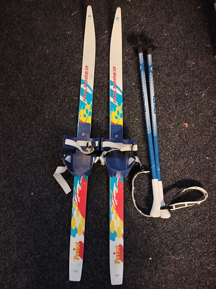 Peltonen Twist -sukset ja exel sauvat.