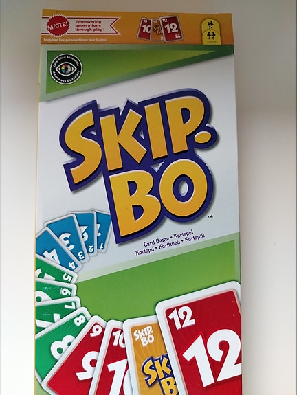 Skip-bo peli