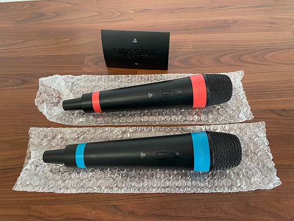 Singstar langattomat mikrofonit
