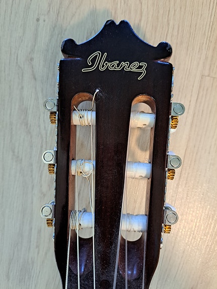 Ibanez klassinen akustinen kitara