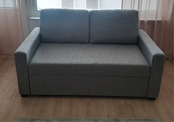 Levitettävä hyväkuntoinen sohva