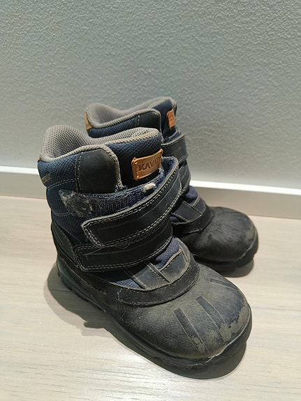 A: Kavat talvikengät/ välikausikengät koko 30