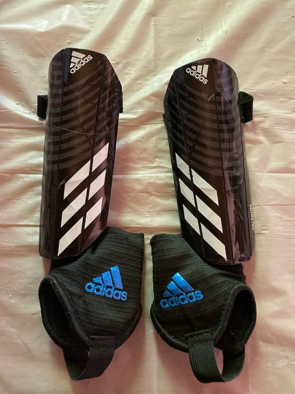 Adidas säärisuojat