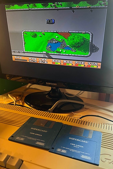 Amiga Super Cars alkuperäinen peli