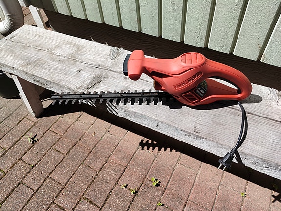 Black & Decker pensasleikkuri 400W