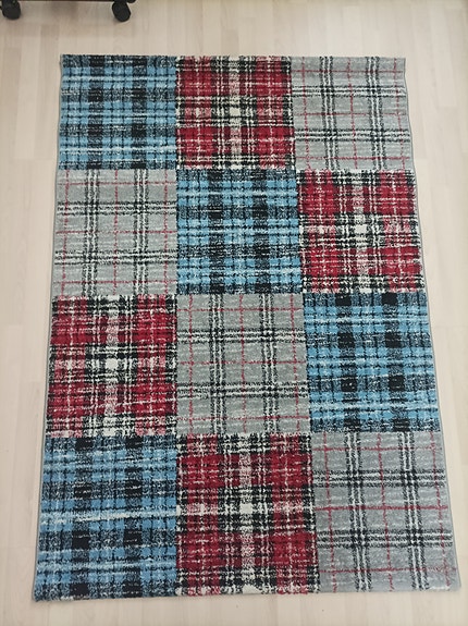 Värikäs matto