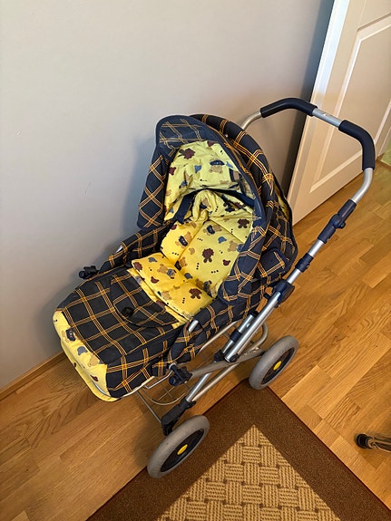 Lasten nukenrattaat