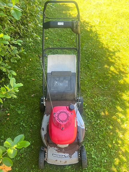Honda HRG 465 keräävä ruohonleikkuri