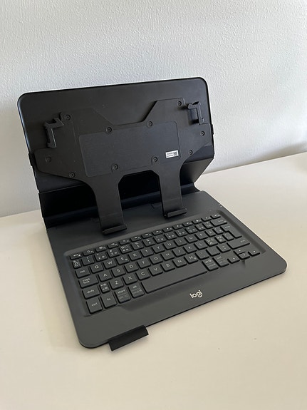 Logitech Universal Folio näppäimistökotelo