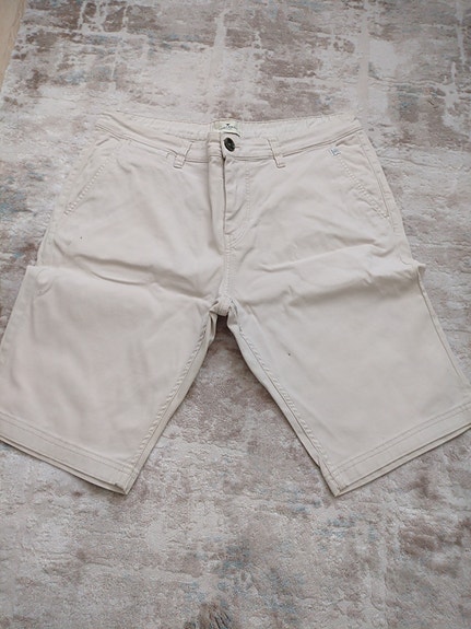 miesten shortsit