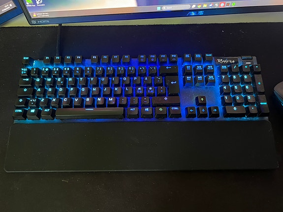 Steelseries Apex Pro näppäimistö