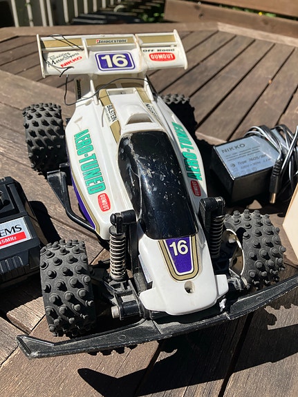Nikko Aero Turbo Queen Frame Buggy (1988) radio-ohjattava R/C auto