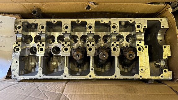 Sylinterikansi T5 2,5 TDI AXE, BPC