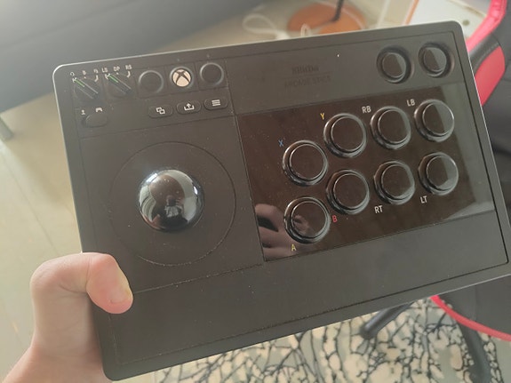 Arcade Stick Xbox & PC - Musta Peliohjain myydään.