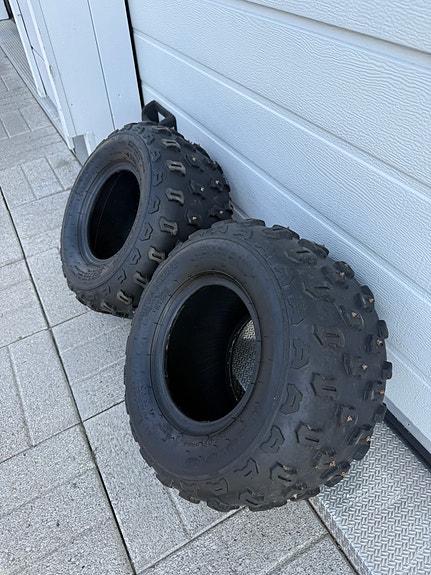 Mönkijän renkaat 18x9-8