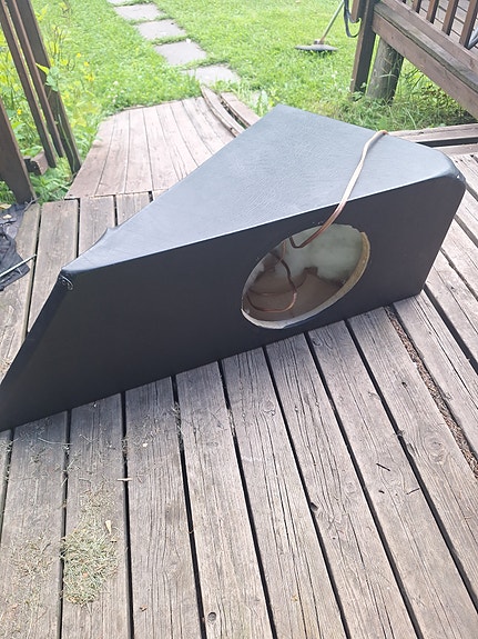 Subwoofer kotelo