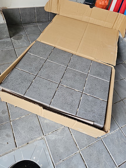 lattialaatta 10x10 harmaa