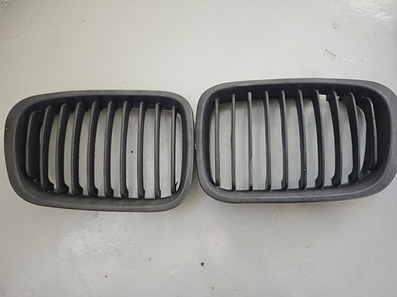 BMW E46 pre-facelift musta munuaismaskit