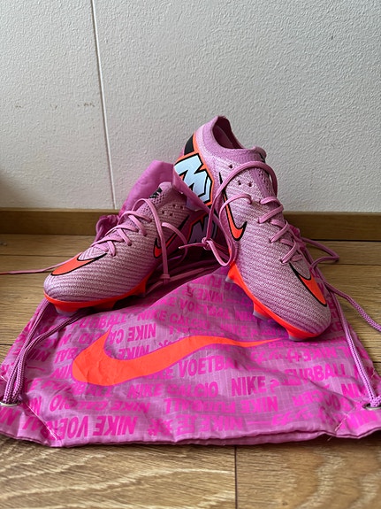 Nike Air Zoom Mercurial Vapor 16