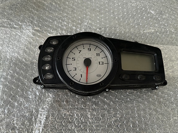 Piaggio NRG mittaristo UUSI