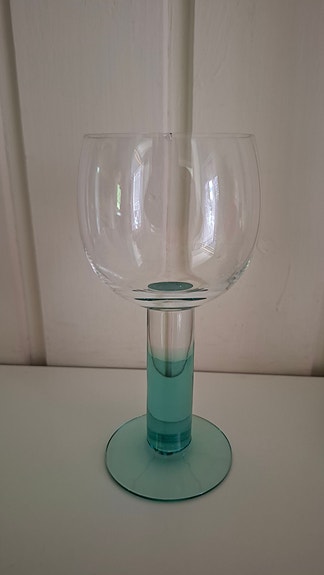 Iittala viinilasi turkoosilla jalalla