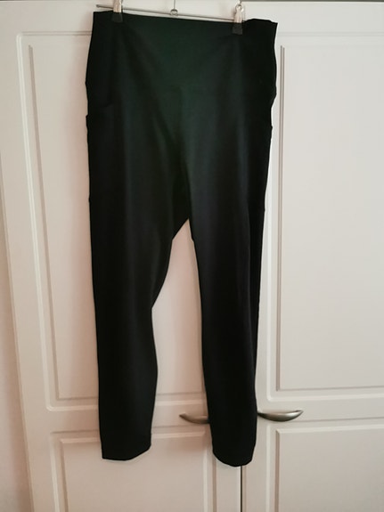 Naisten leggingsit