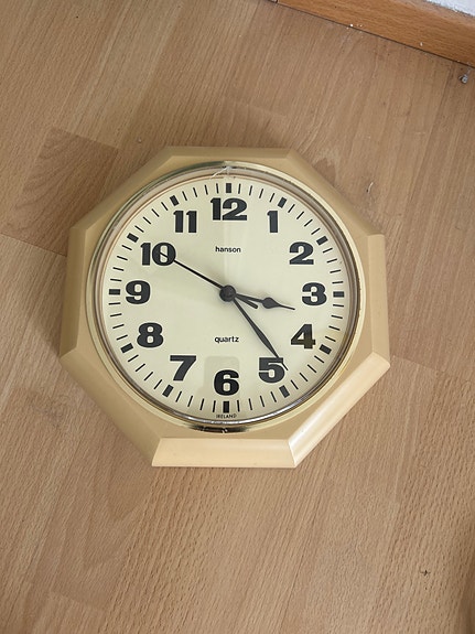 Retro seinäkello hanson Quartz (Ireland)