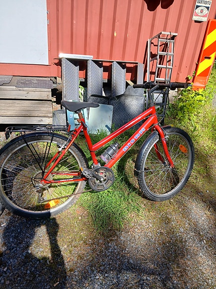 Pyörät 26" ja 24"