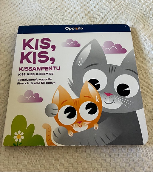 Oppi&ilo Kis, kis, kissanpentu -kirja vauvalle