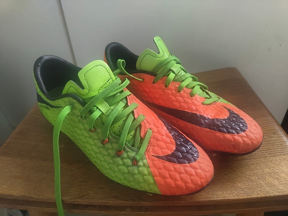 Nike jalkapallokengät, koko 40