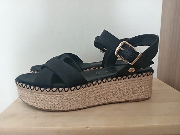 Tommy Hilfiger sandaalit