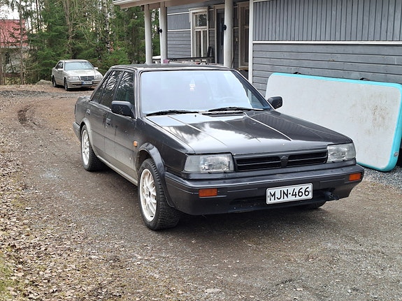 Nissan bluebird osina/kokonaisena