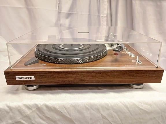Pioneer PL-1250 vinyylisoitin