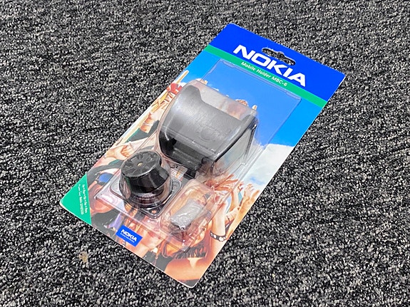 Nokia MBC-6 -autoteline alkuperäispakkauksessa (NOS / 3310 & 3330) - 1/2