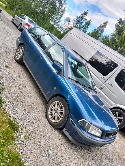 Volvo V40 2.0t osina