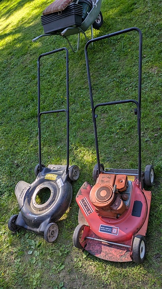 Husqvarna ruohonleikkuri + varapohja
