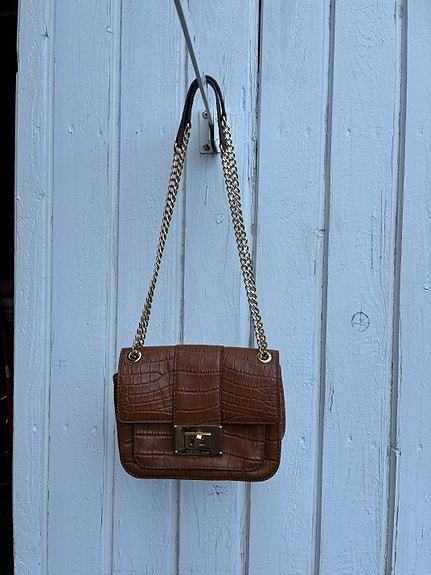Michael Kors olkalaukku