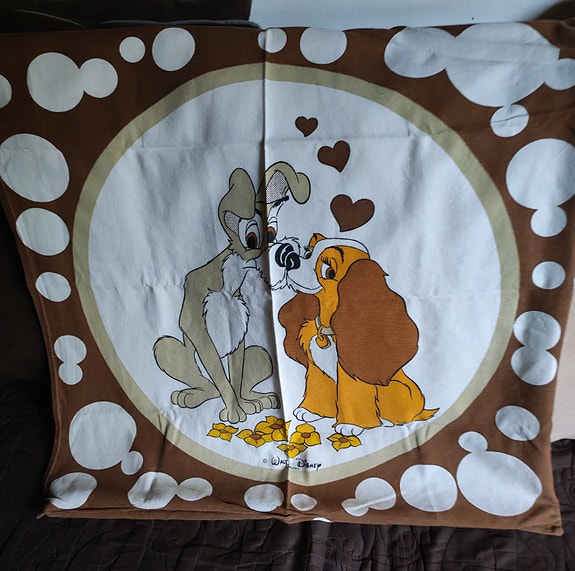 Iso tyynyliina, koko 63 cm x 68 cm