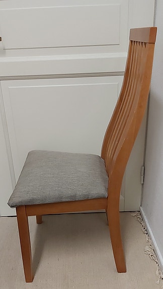 Ruokapöydän tuolit  6kpl/40€