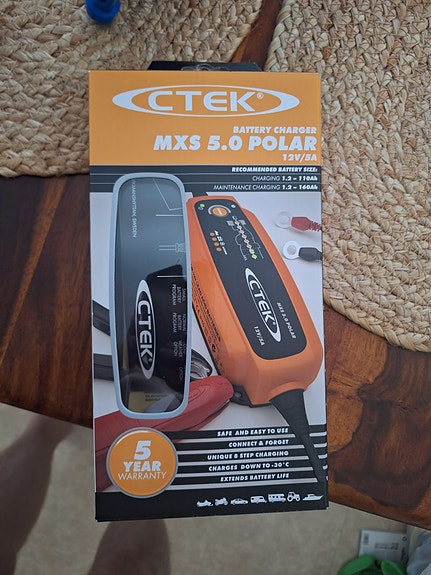 CTEK laturi