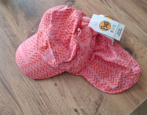 Käyttämätön Buff lasten lippalakki niskasuojuksella (UPF 50)
