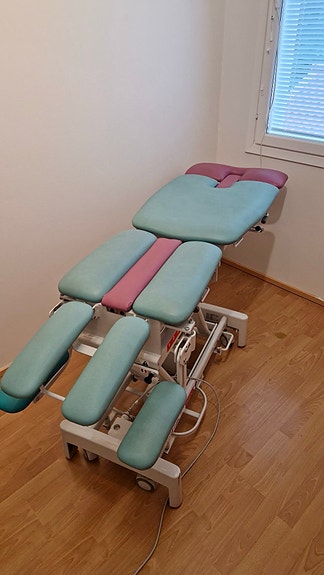 Sähköinen hoito- ja hierontapöytä vihreä/vaaleanpunainen