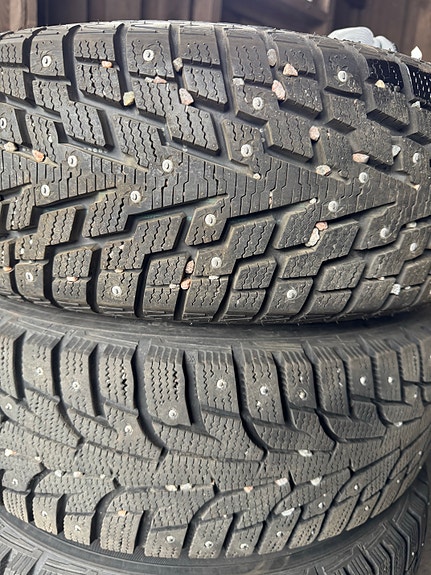 4x100 Toyota Corolla 4kpl uudenveroiset talvirenkaat 185/65R15