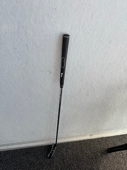 Wilson golf putteri musta