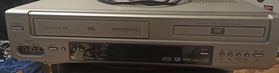 DVD+VHS soitin Daewoo