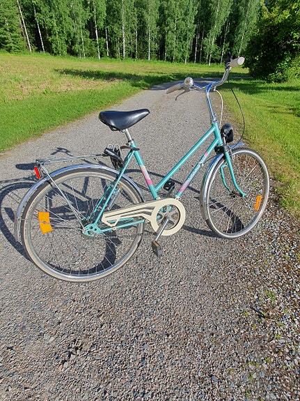 Tyttöjen polkupyörä