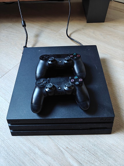 Playstation 4 Pro ja pelit