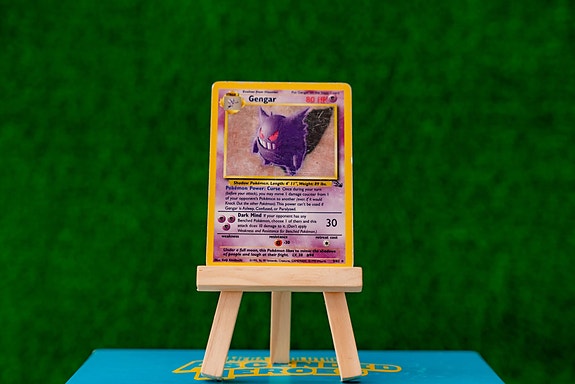 OSTETAAN vanhoja Pokemon kortteja ja kokoelmia